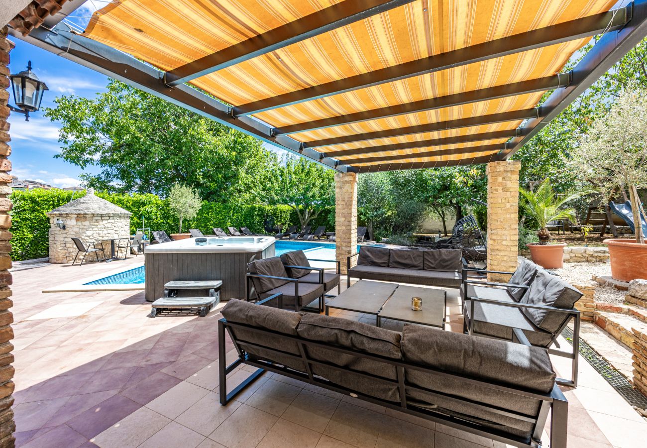 Villa a Višnjan - Villa Bucks near Poreč for 20 persons with Sea View, Whirlpool, Sauna & Fitness