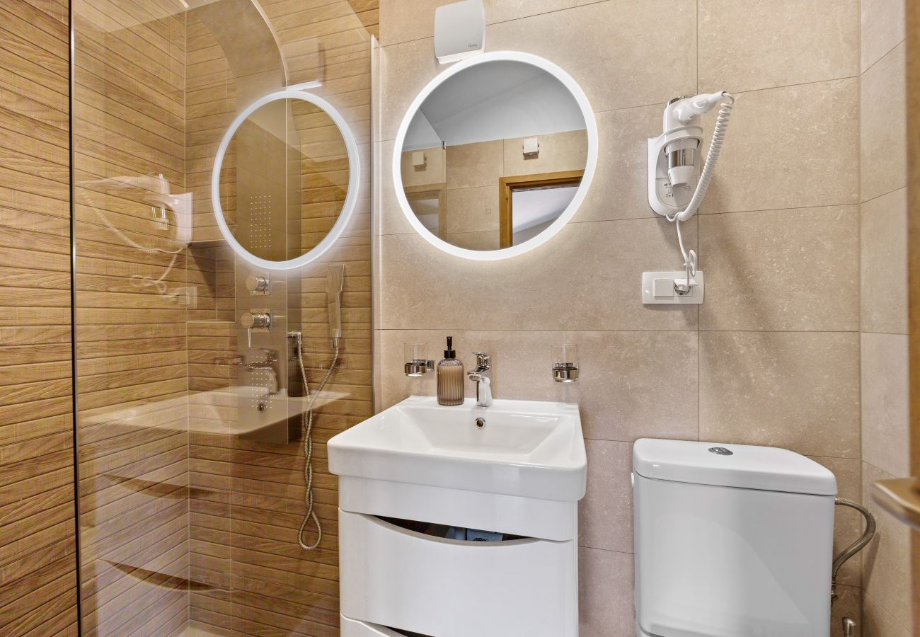 Villa a Višnjan - Villa Bucks near Poreč for 20 persons with Sea View, Whirlpool, Sauna & Fitness