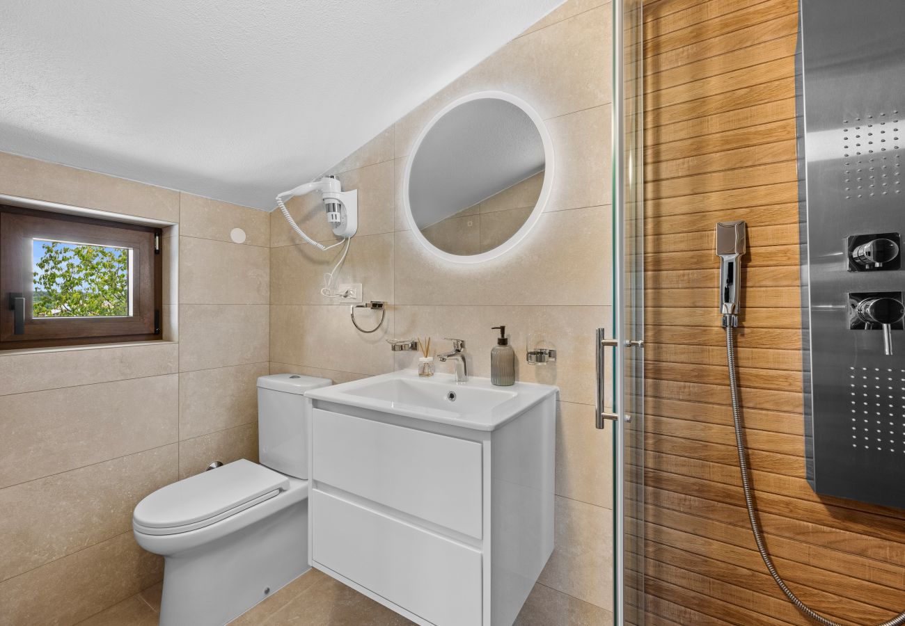 Villa a Višnjan - Villa Bucks near Poreč for 20 persons with Sea View, Whirlpool, Sauna & Fitness