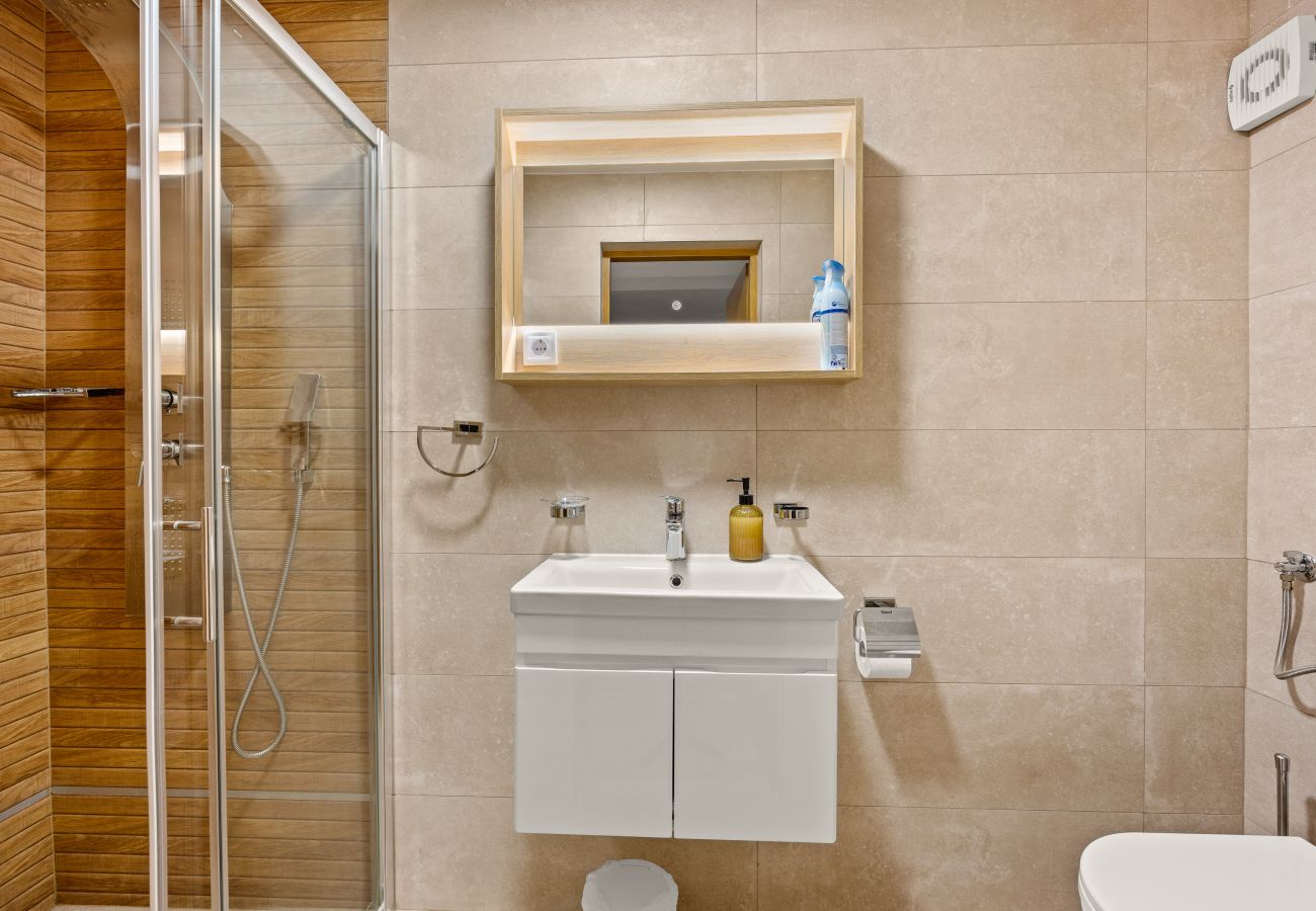 Villa a Višnjan - Villa Bucks near Poreč for 20 persons with Sea View, Whirlpool, Sauna & Fitness