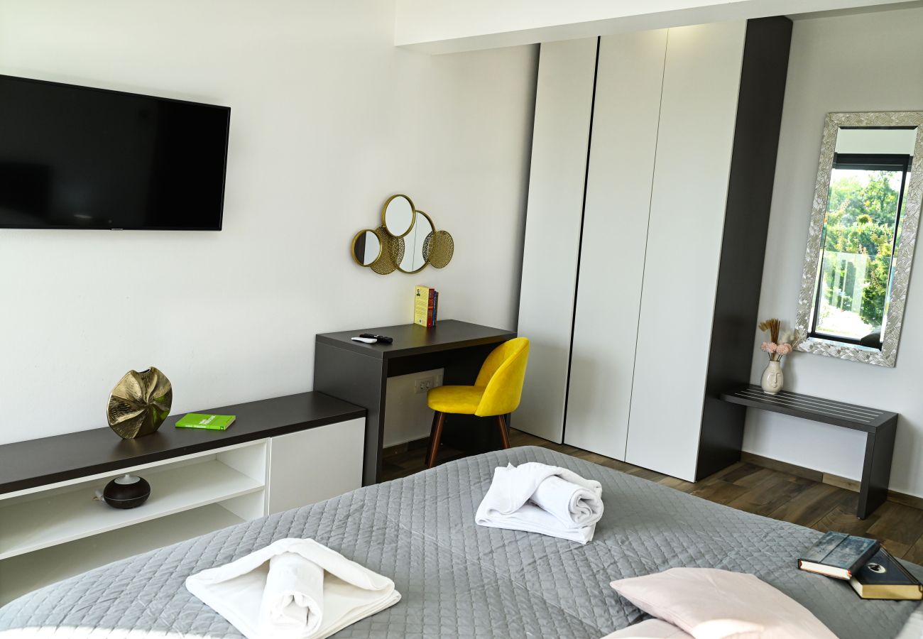 Villa a Juršici - Villa EmMa Istria in Central Istria with sea view, pool heating and underfloor heating