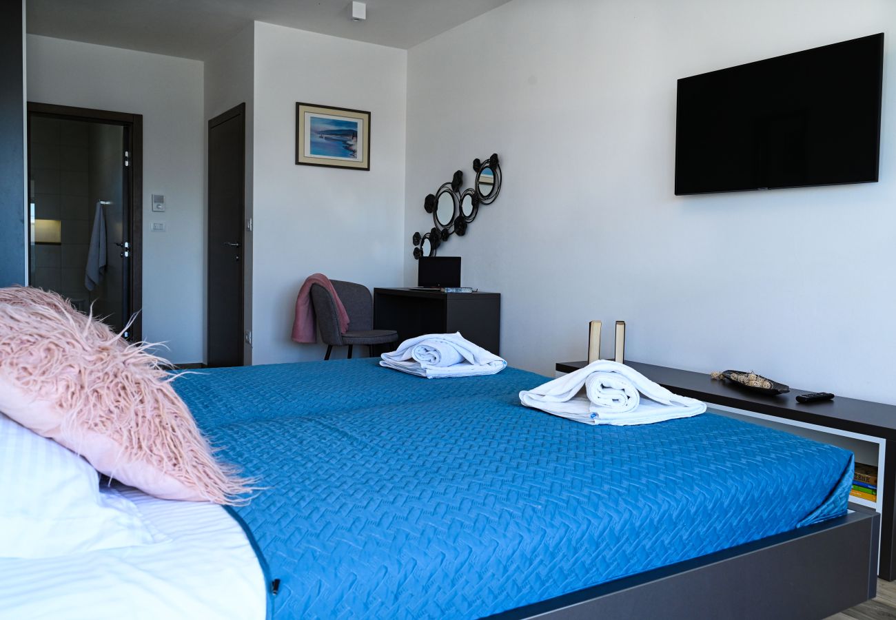 Villa a Juršici - Villa EmMa Istria in Central Istria with sea view, pool heating and underfloor heating