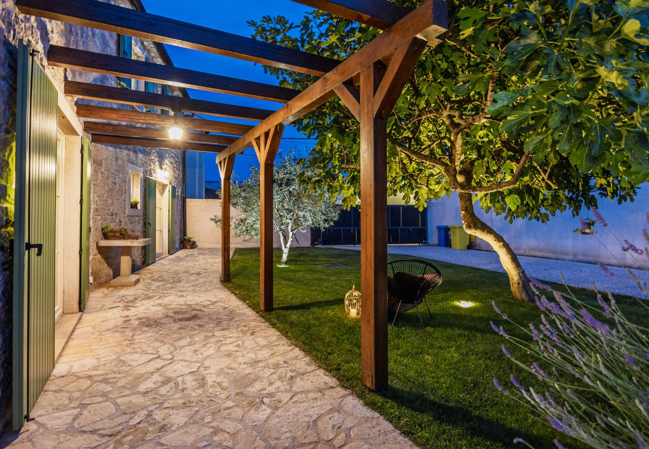 Villa a Peruški - Villa Katja near Pula with whirlpool only 3 km from the beach
