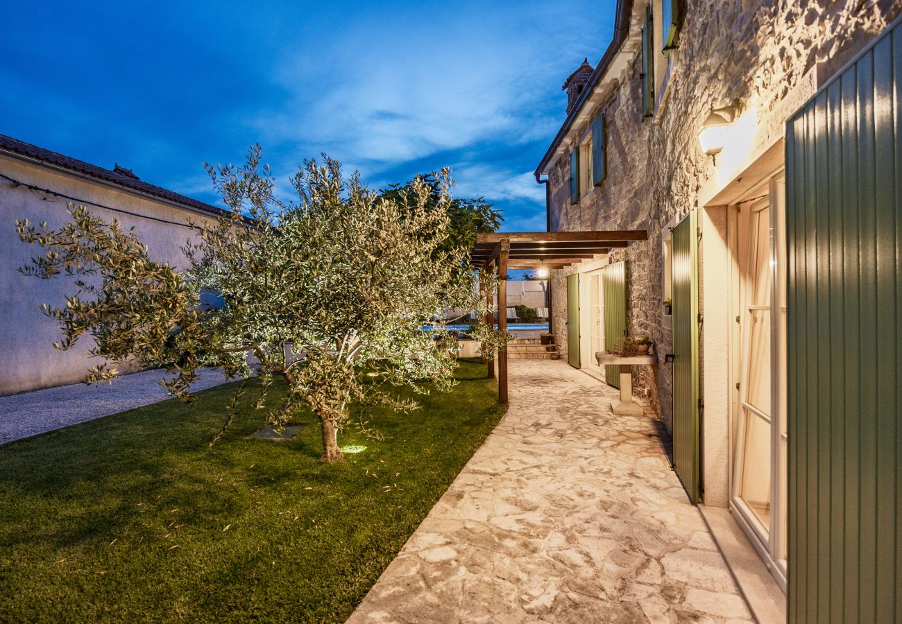 Villa a Peruški - Villa Katja near Pula with whirlpool only 3 km from the beach