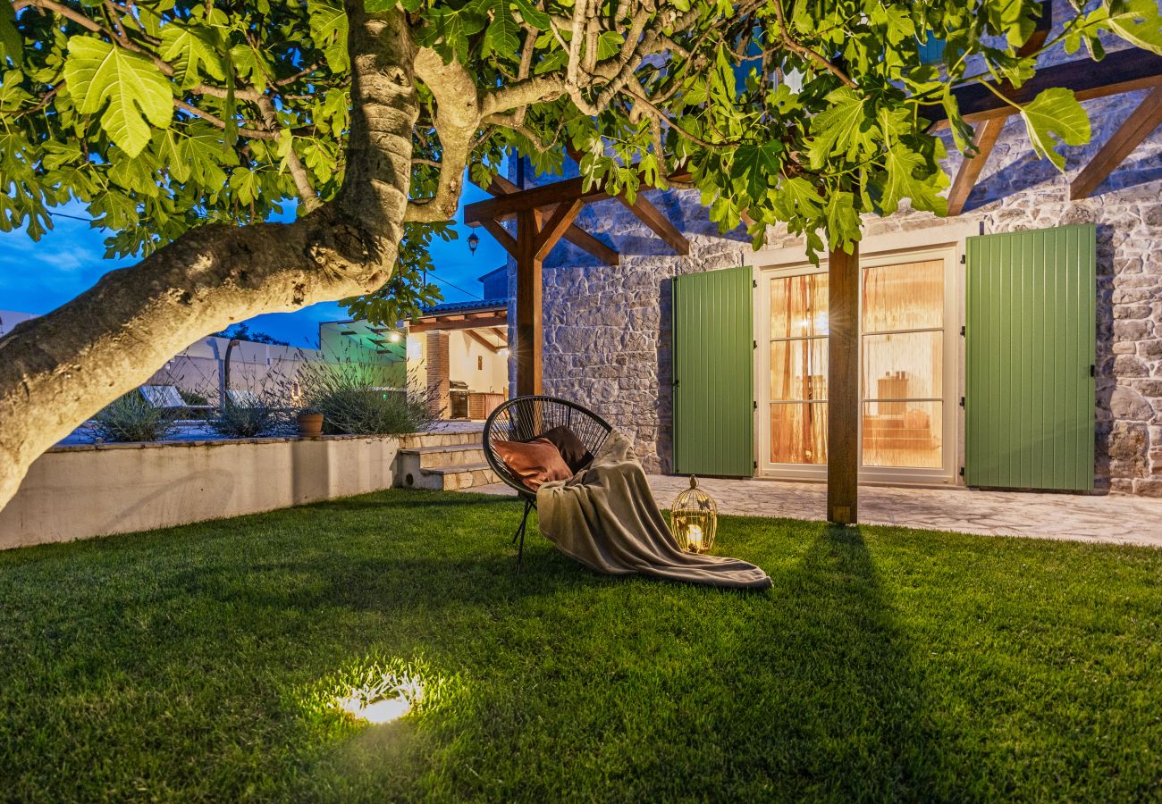 Villa a Peruški - Villa Katja near Pula with whirlpool only 3 km from the beach