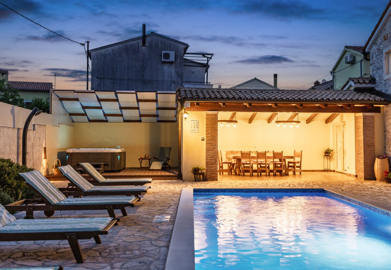 Villa a Peruški - Villa Katja near Pula with whirlpool only 3 km from the beach