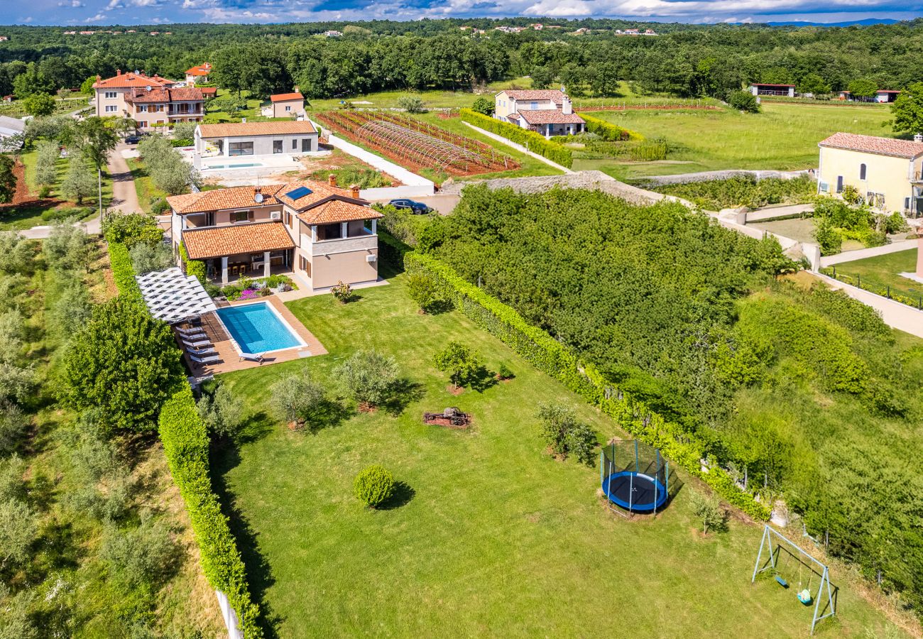 Villa a Tinjan - Villa Roza in Central Istria with whirlpool and playground for kids - pet friendly  