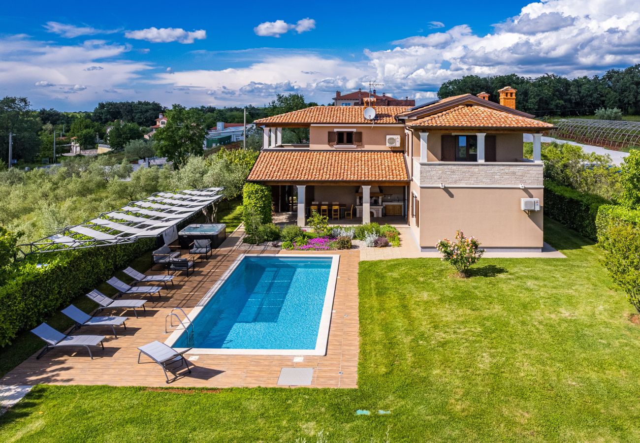 Villa a Tinjan - Villa Roza in Central Istria with whirlpool and playground for kids - pet friendly  
