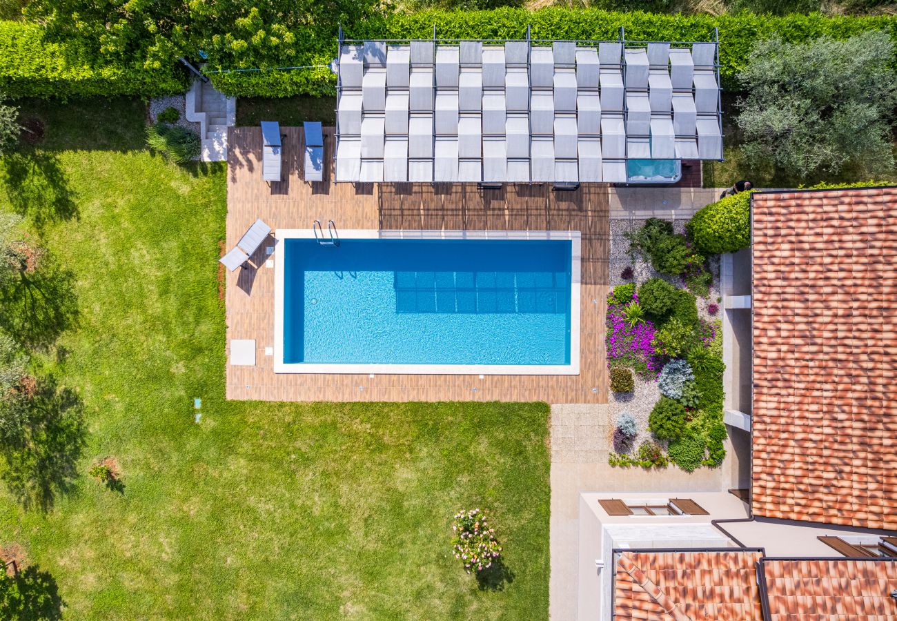 Villa a Tinjan - Villa Roza in Central Istria with whirlpool and playground for kids - pet friendly  