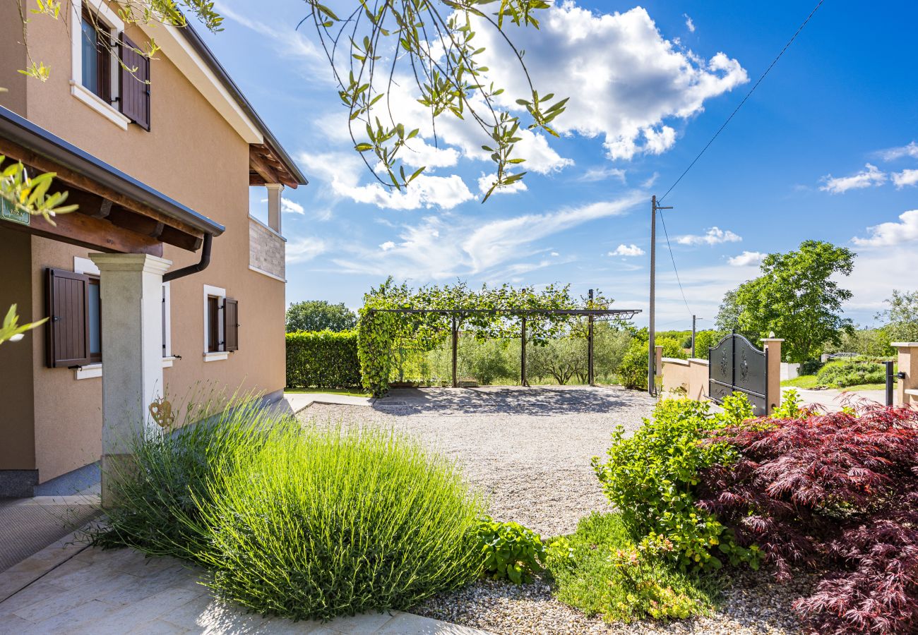 Villa a Tinjan - Villa Roza in Central Istria with whirlpool and playground for kids - pet friendly  