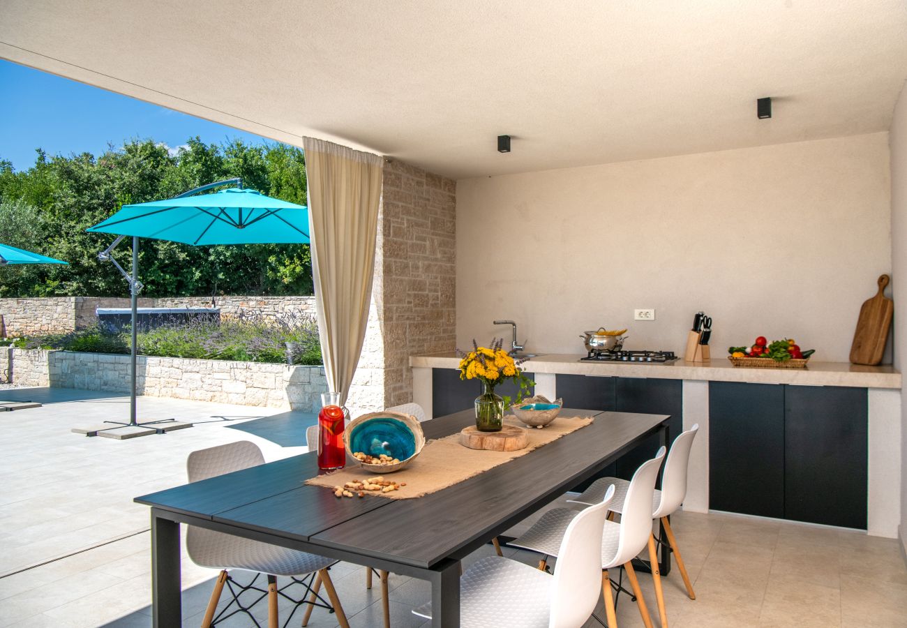 Villa a Mali Vareški - Villa Silentio with whirlpool, large garden, complete privacy & quiet location 