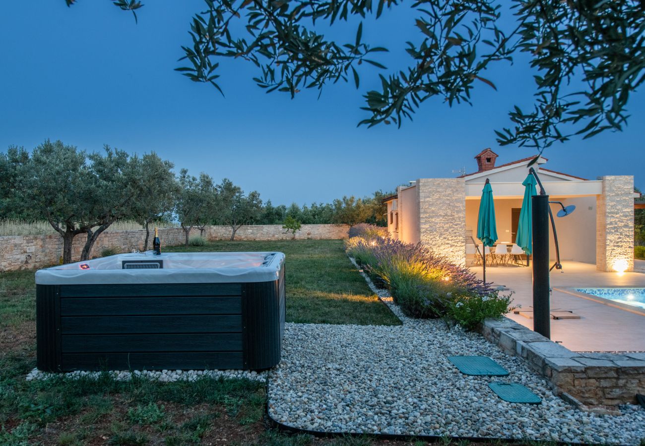 Villa a Mali Vareški - Villa Silentio with whirlpool, large garden, complete privacy & quiet location 
