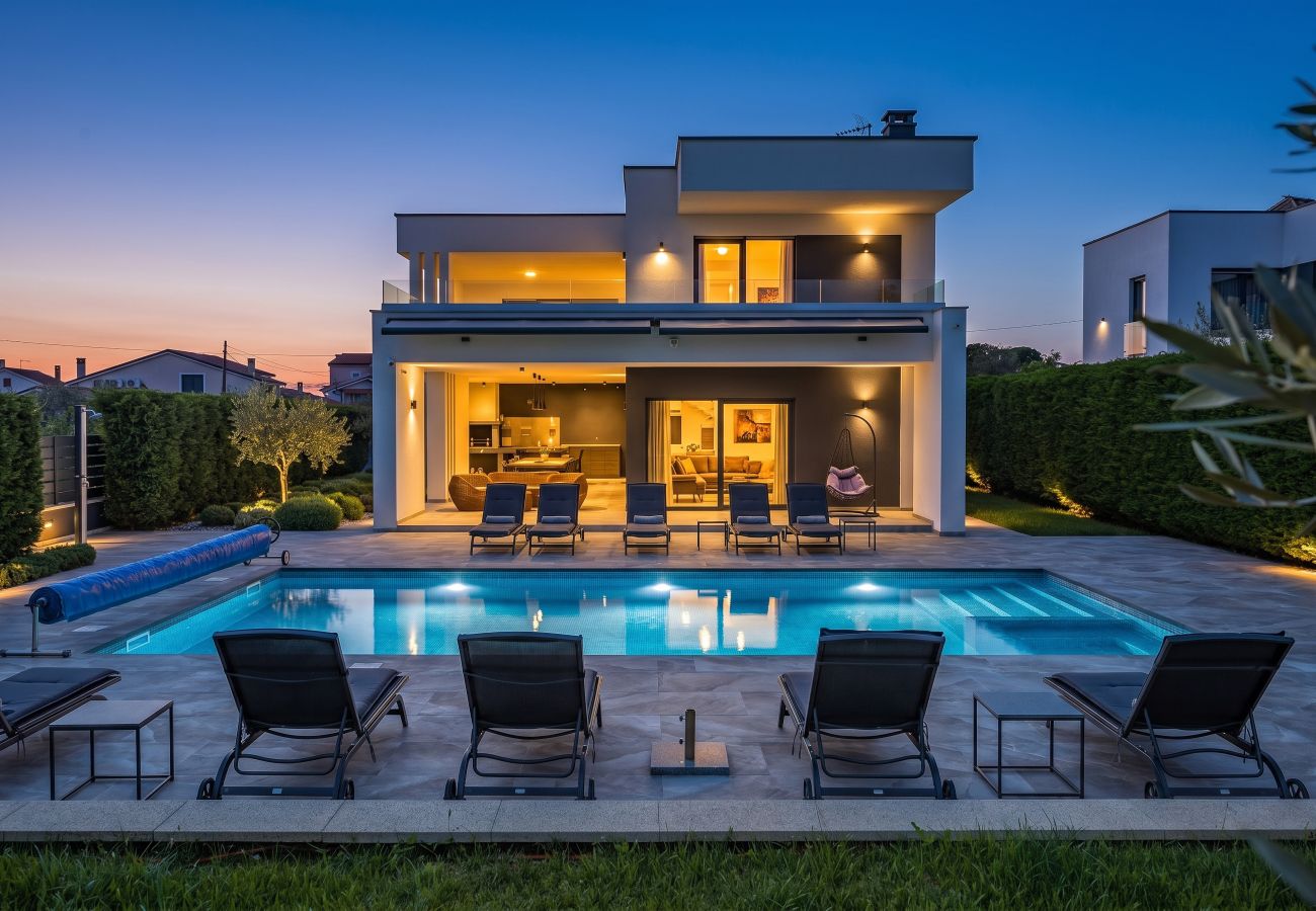 Villa a Pula - Villa Ula in Pula with heated pool, sauna & private tennis court