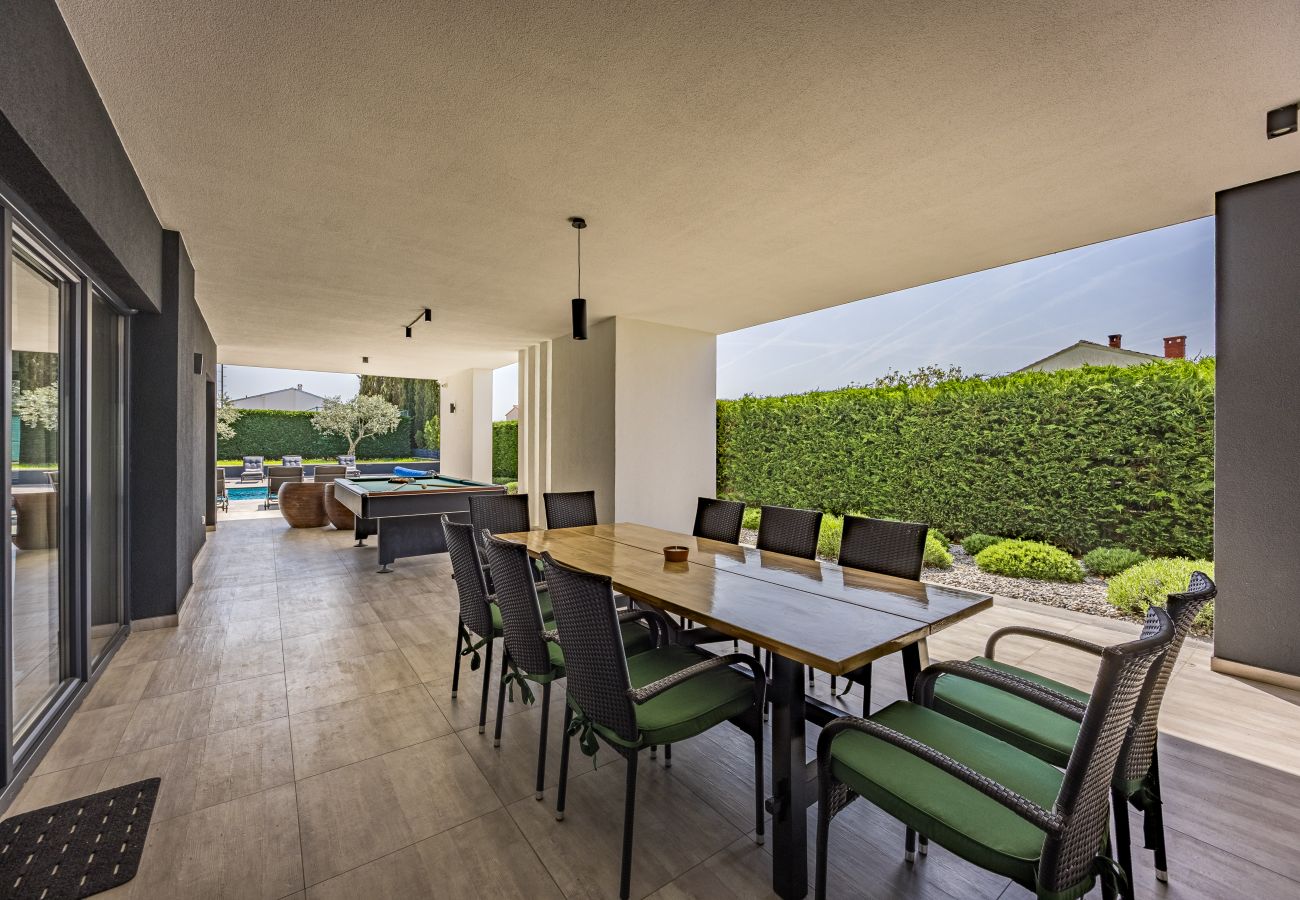 Villa a Pula - Villa Ula in Pula with heated pool, sauna & private tennis court