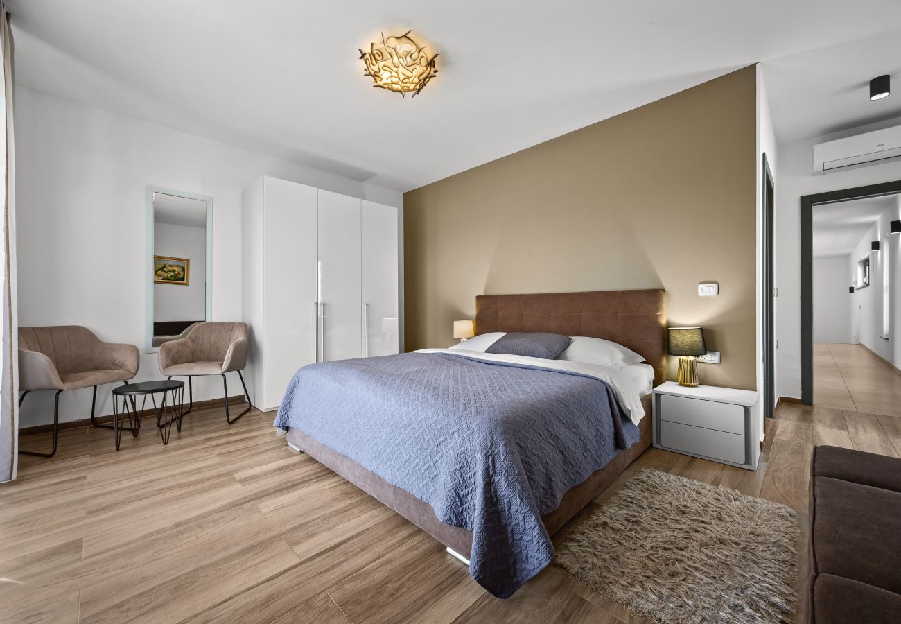 Villa a Pula - Villa Ula in Pula with heated pool, sauna & private tennis court