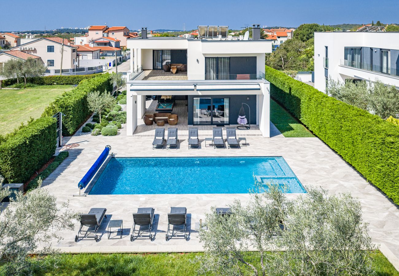 Villa a Pula - Villa Ula in Pula with heated pool, sauna & private tennis court
