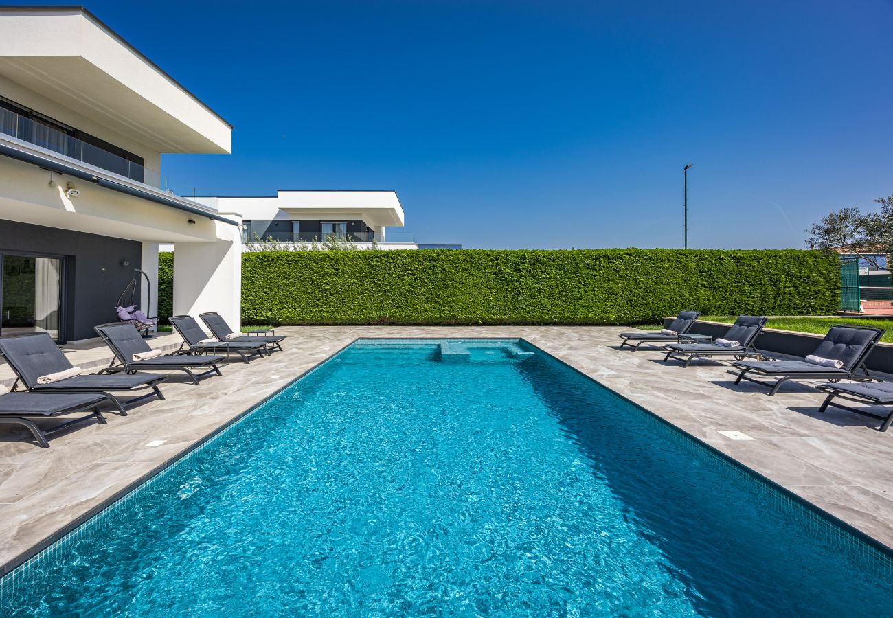 Villa a Pula - Villa Ula in Pula with heated pool, sauna & private tennis court
