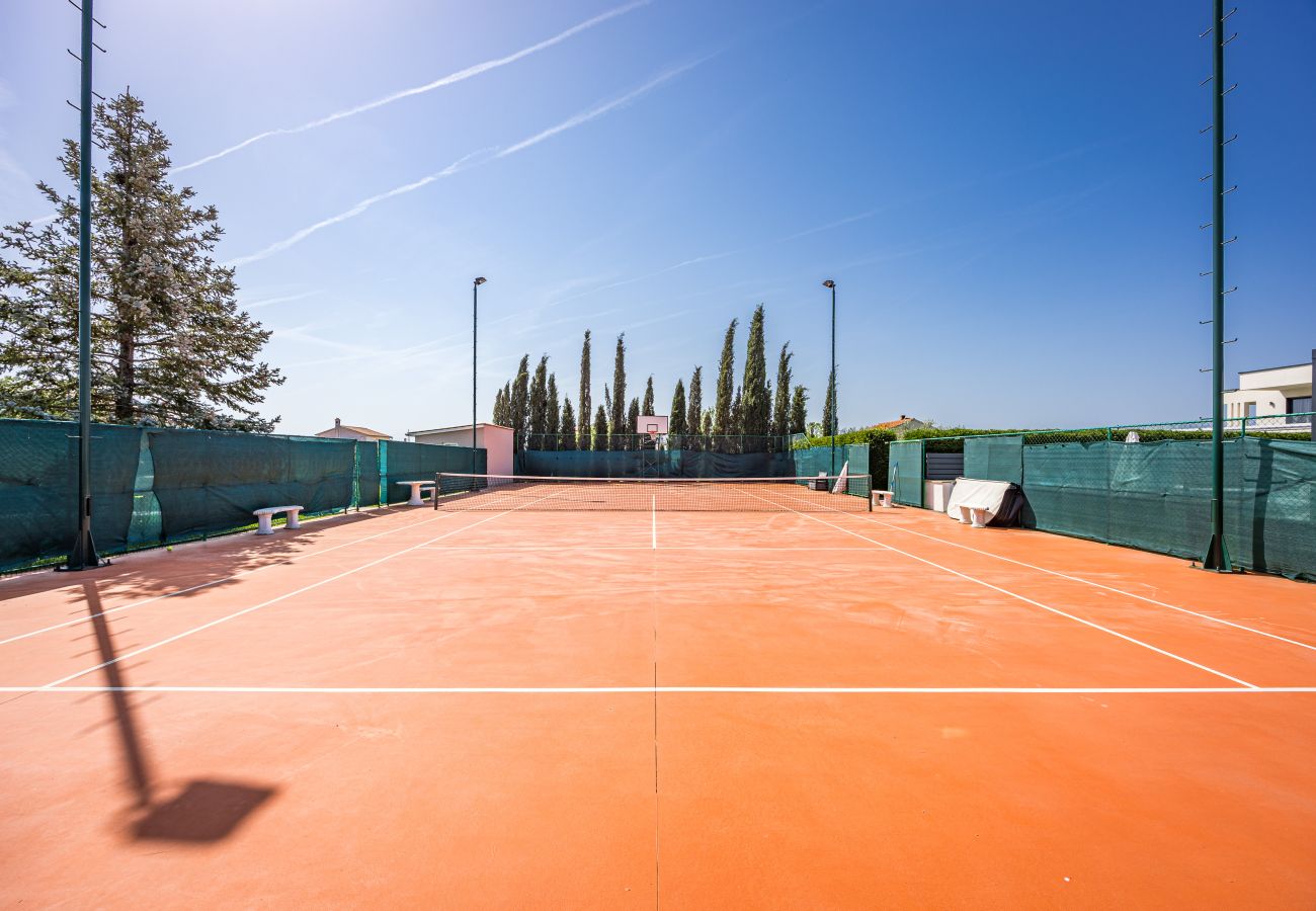 Villa a Pula - Villa Ula in Pula with heated pool, sauna & private tennis court