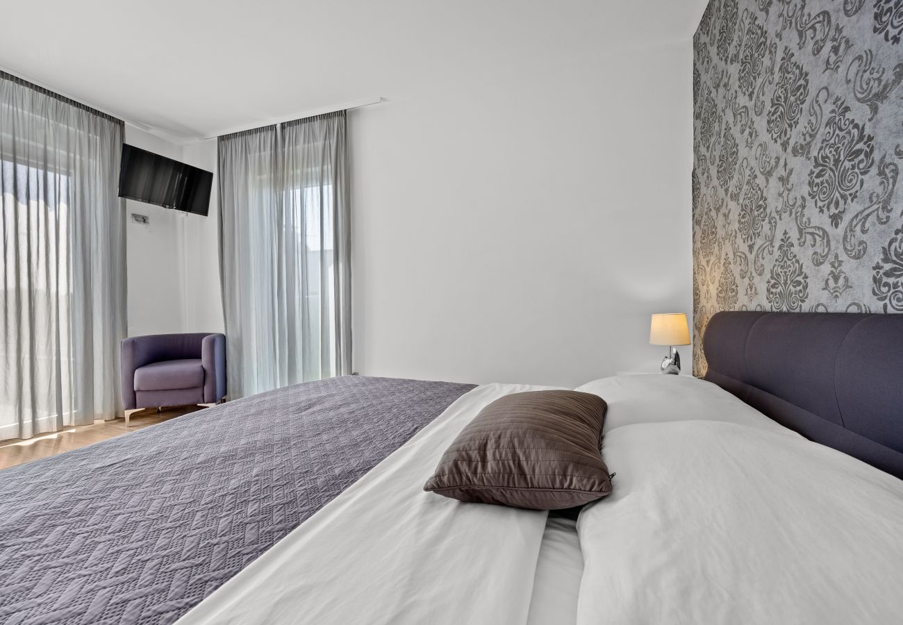 Villa a Pula - Villa Una in Pula with heated pool, whirlpool & private tennis court