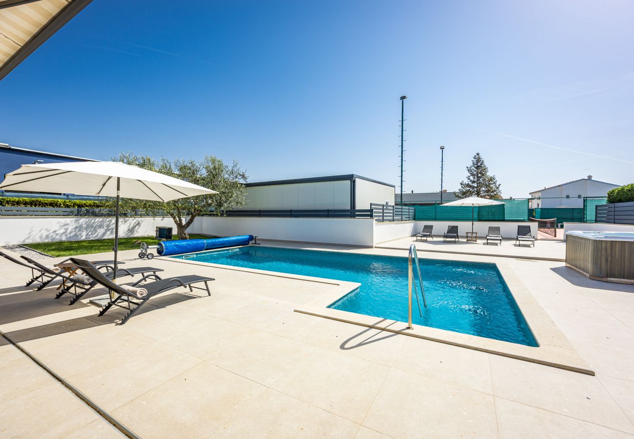 Villa a Pula - Villa Una in Pula with heated pool, whirlpool & private tennis court