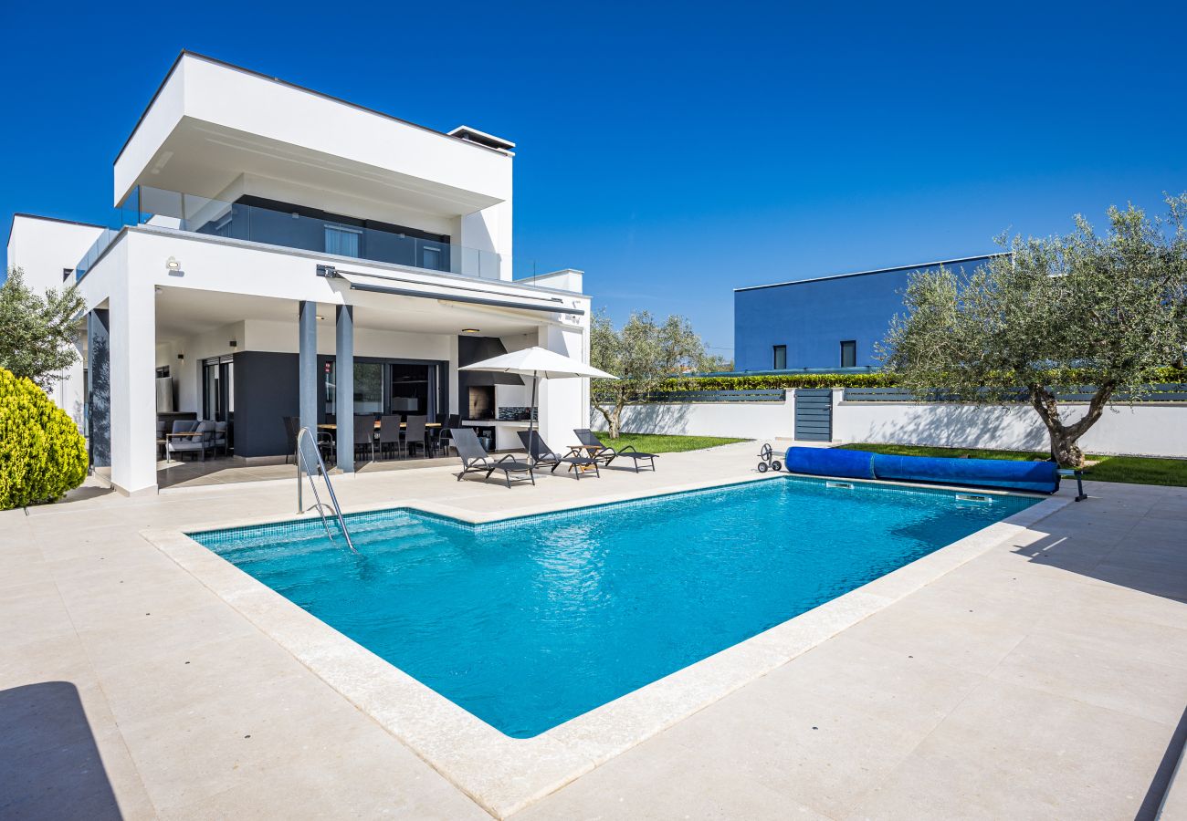 Villa a Pula - Villa Una in Pula with heated pool, whirlpool & private tennis court