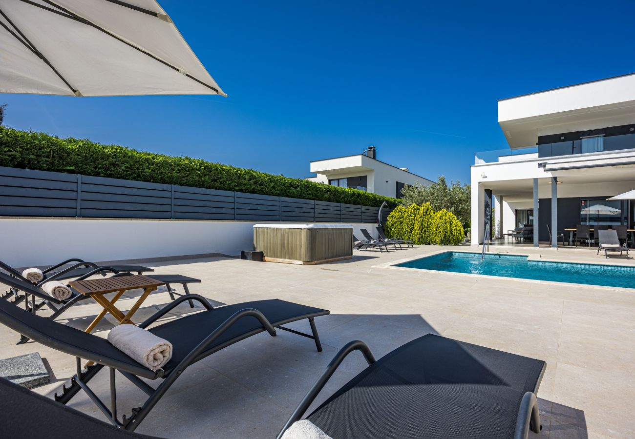 Villa a Pula - Villa Una in Pula with heated pool, whirlpool & private tennis court