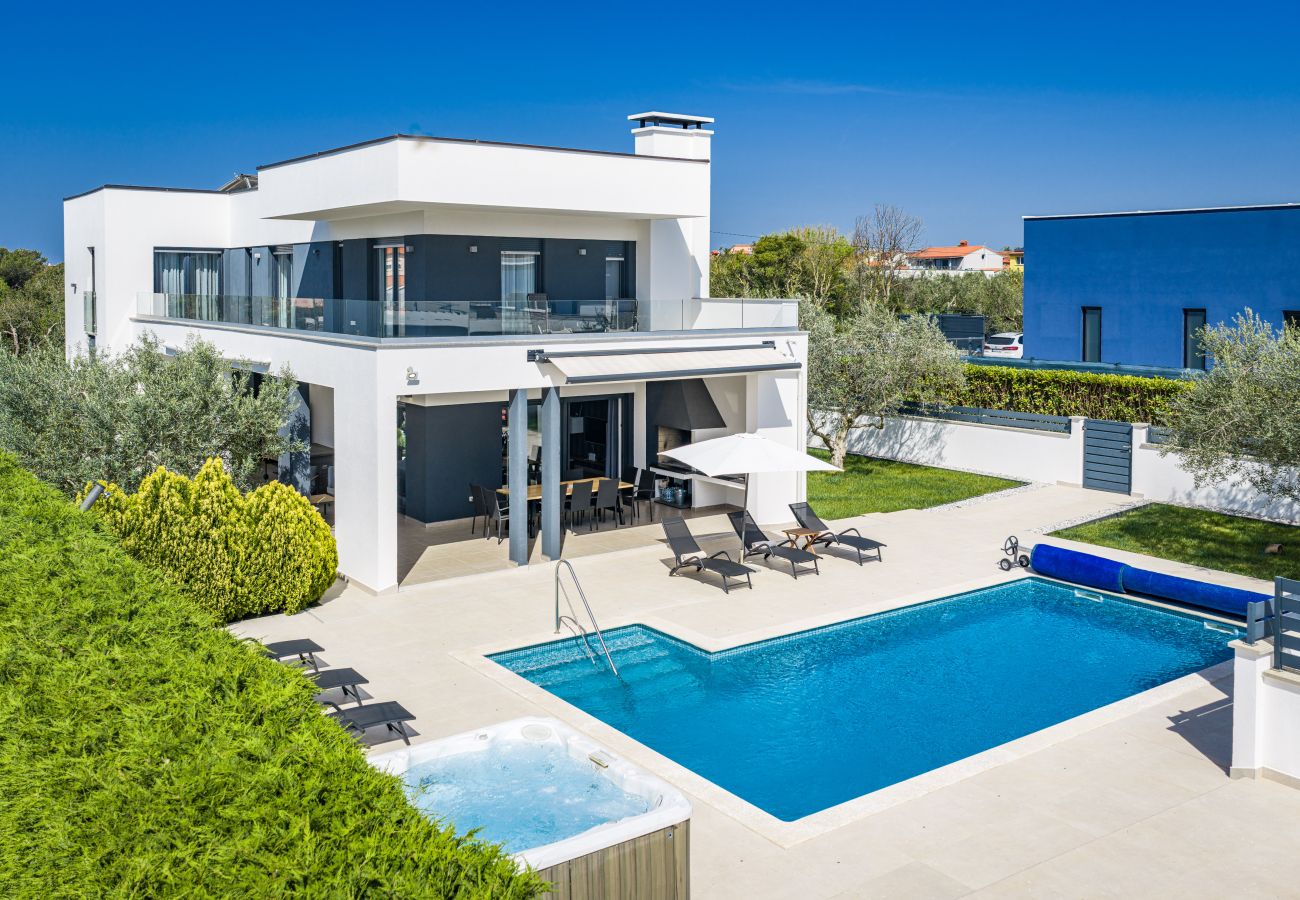 Villa a Pula - Villa Una in Pula with heated pool, whirlpool & private tennis court