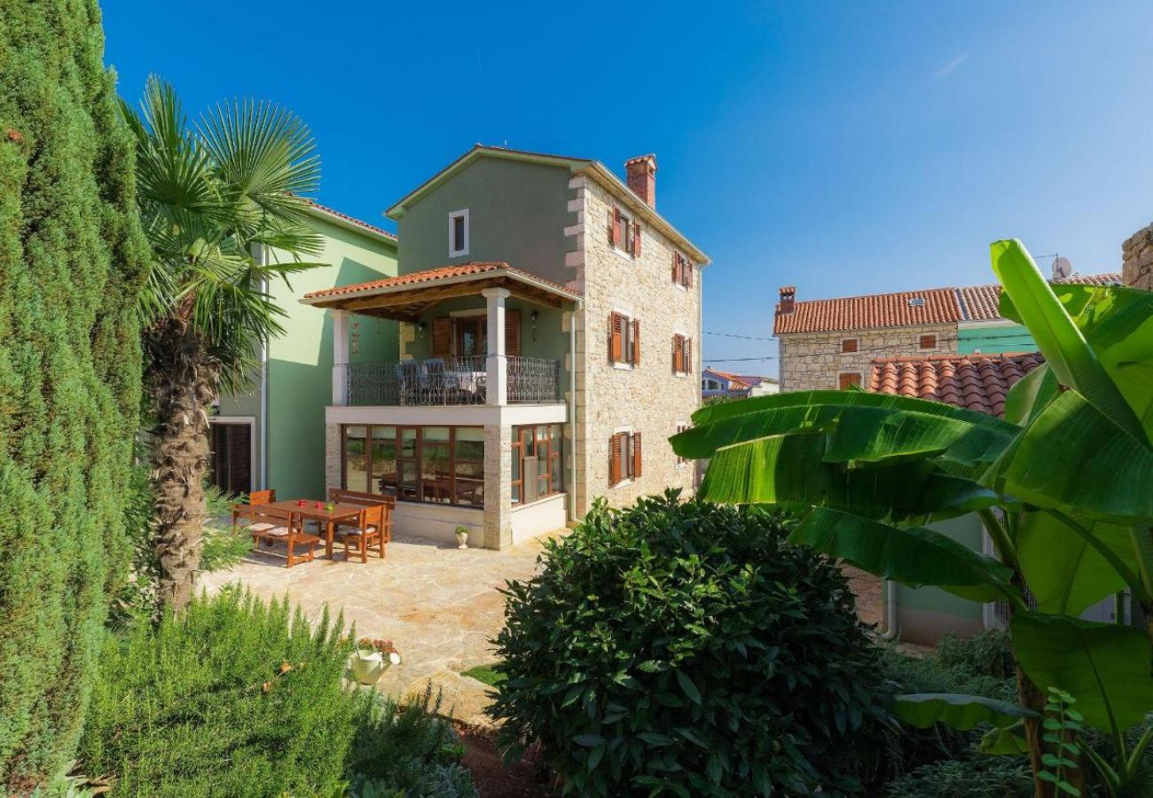 Villa a Marcana - Casa Menta near Pula for 10 persons - private villa for families & friends with wellness and pool heating
