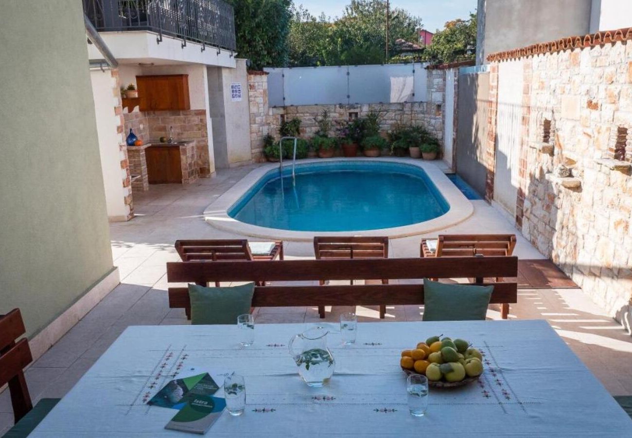 Villa a Marcana - Casa Menta near Pula for 10 persons - private villa for families & friends with wellness and pool heating