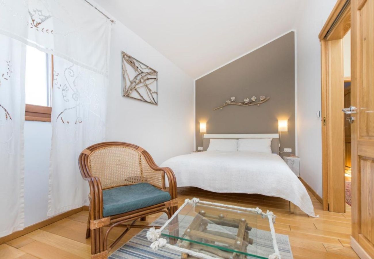 Villa a Marcana - Casa Menta near Pula for 10 persons - private villa for families & friends with wellness