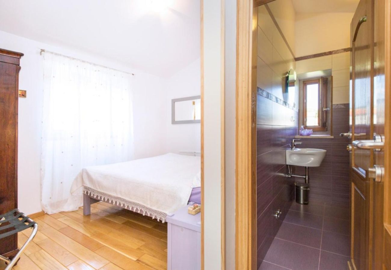 Villa a Marcana - Casa Menta near Pula for 10 persons - private villa for families & friends with wellness
