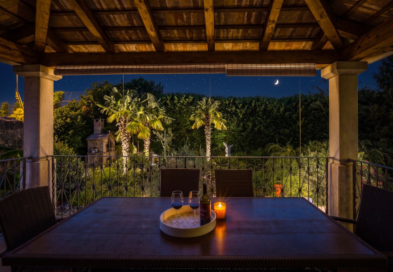 Villa a Marcana - Casa Menta near Pula for 10 persons - private villa for families & friends with wellness