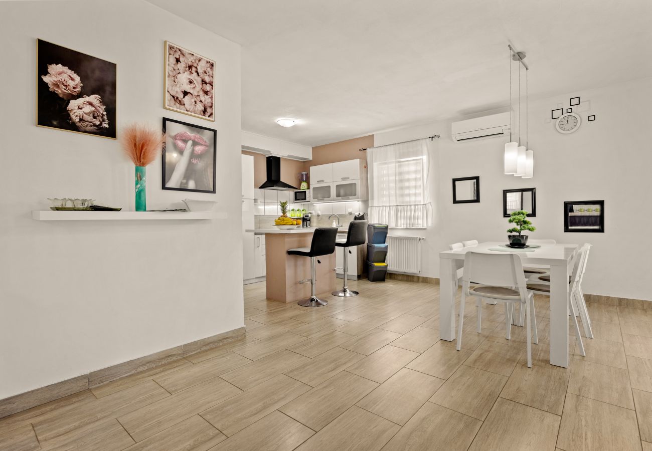 Villa a Oprtalj - Casa Sara and Sasha near Motovun with private pool - pet friendly truffle paradise