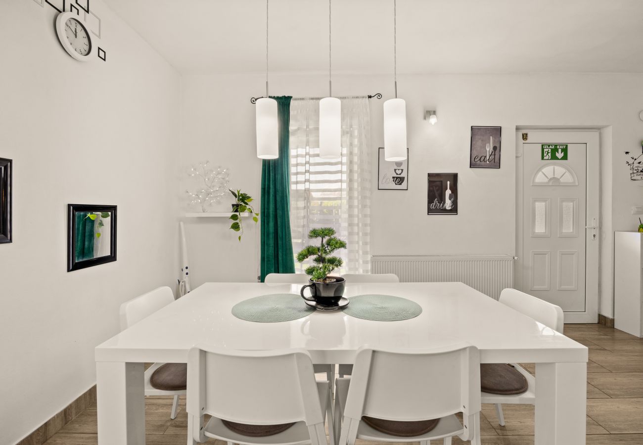 Villa a Oprtalj - Casa Sara and Sasha near Motovun with private pool - pet friendly truffle paradise