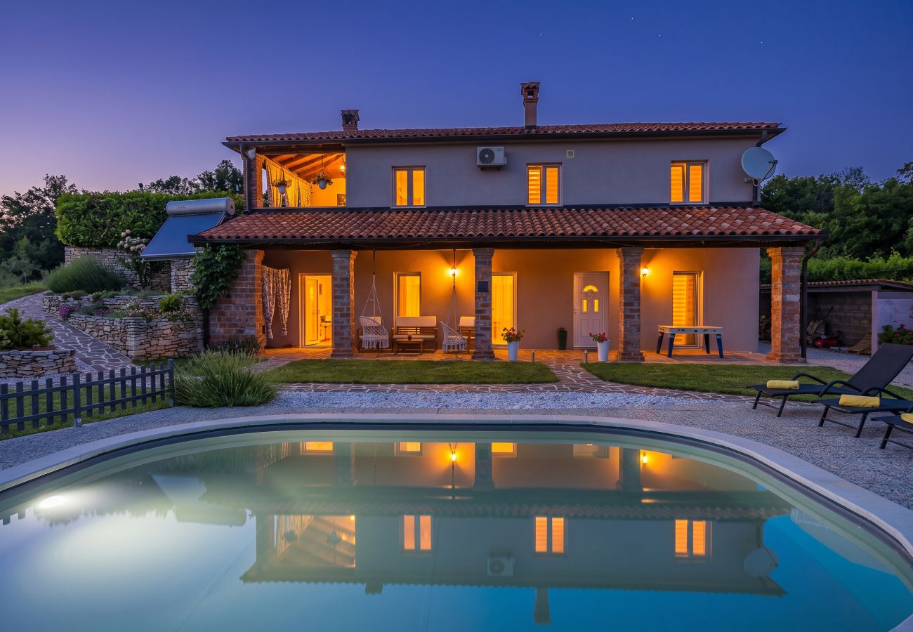 Villa a Oprtalj - Casa Sara and Sasha near Motovun with private pool - pet friendly truffle paradise