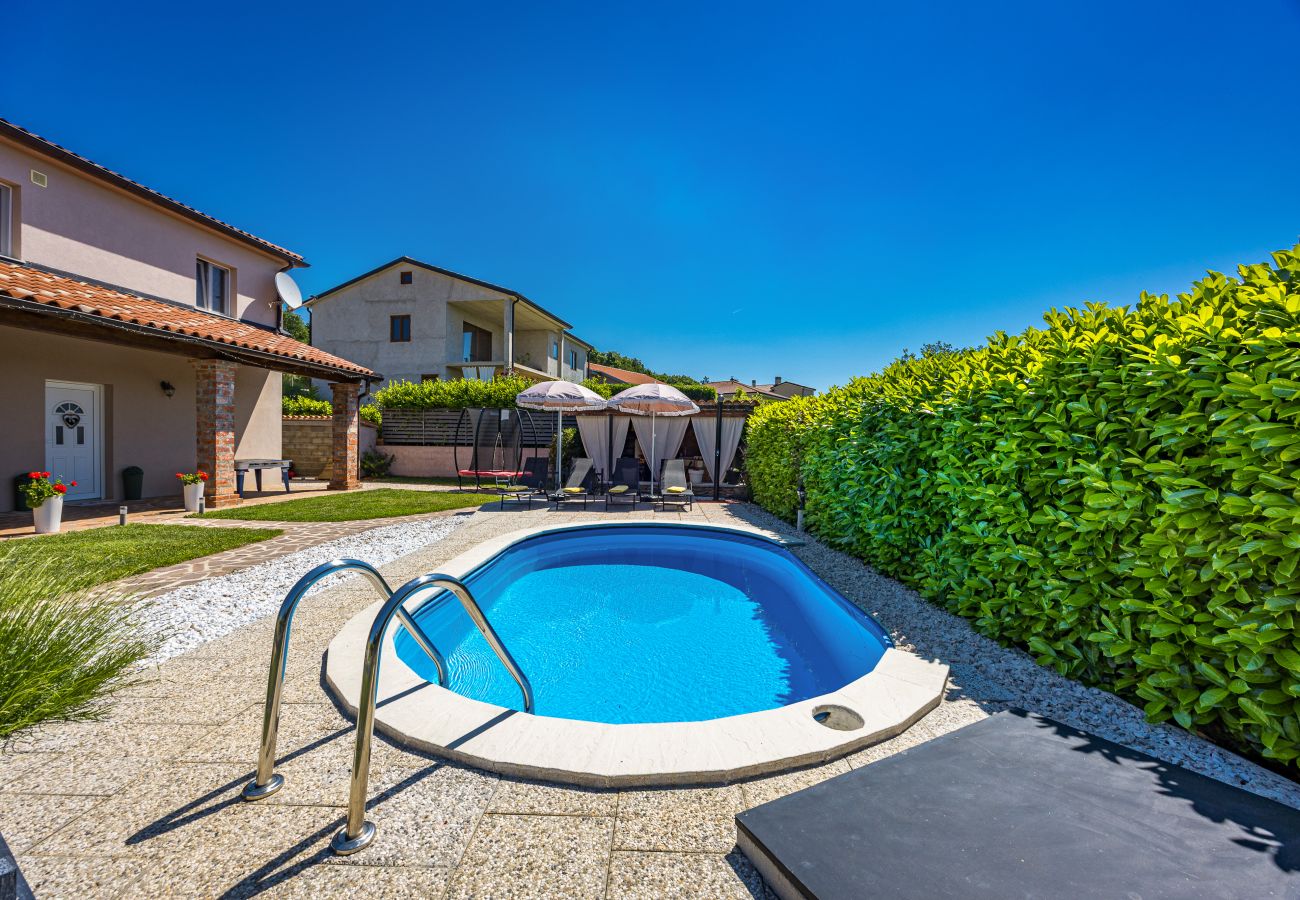 Villa a Oprtalj - Casa Sara and Sasha near Motovun with private pool - pet friendly truffle paradise