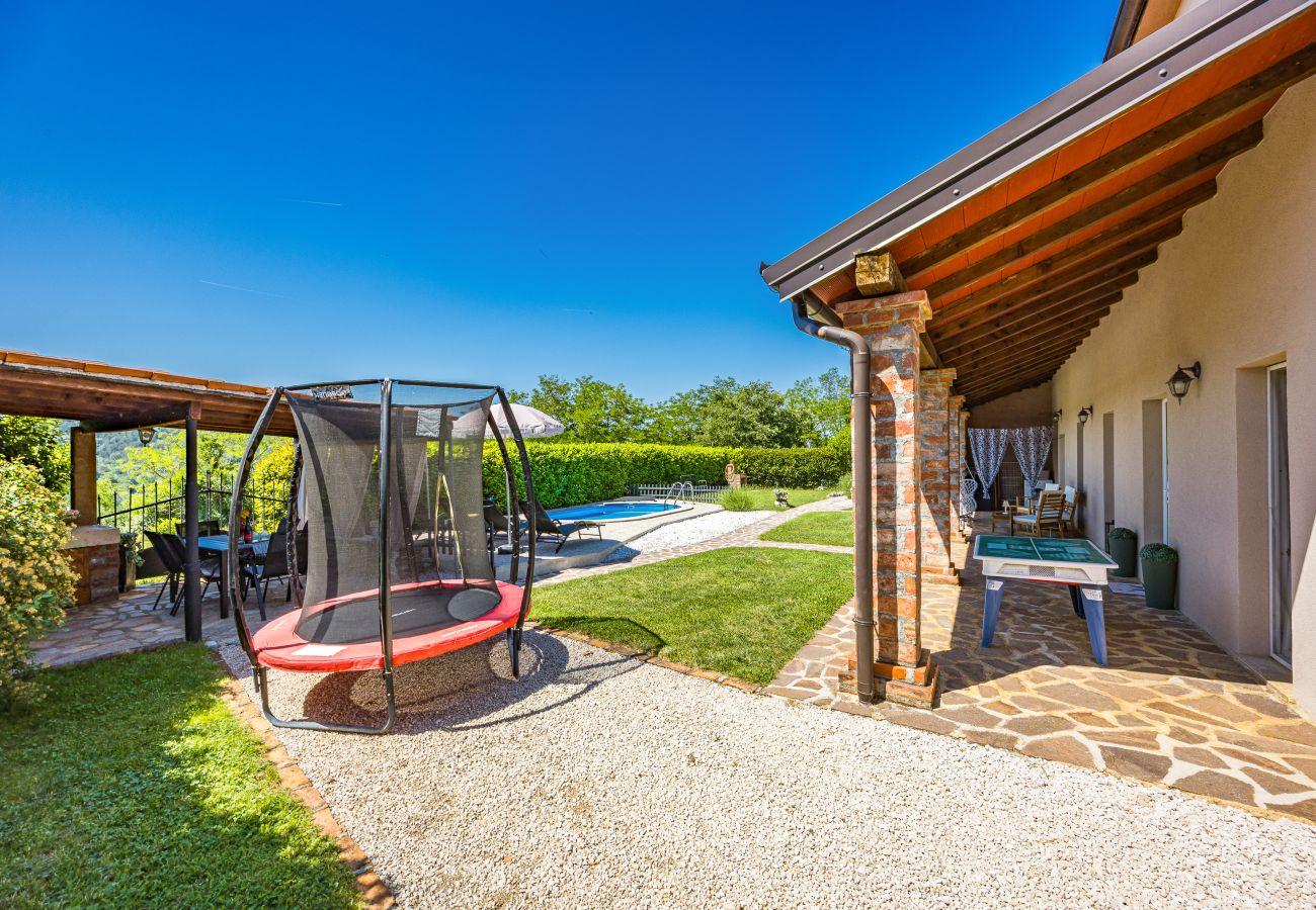 Villa a Oprtalj - Casa Sara and Sasha near Motovun with private pool - pet friendly truffle paradise