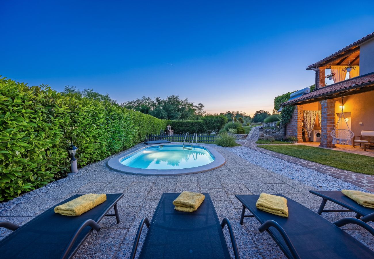 Villa a Oprtalj - Casa Sara and Sasha near Motovun with private pool - pet friendly truffle paradise