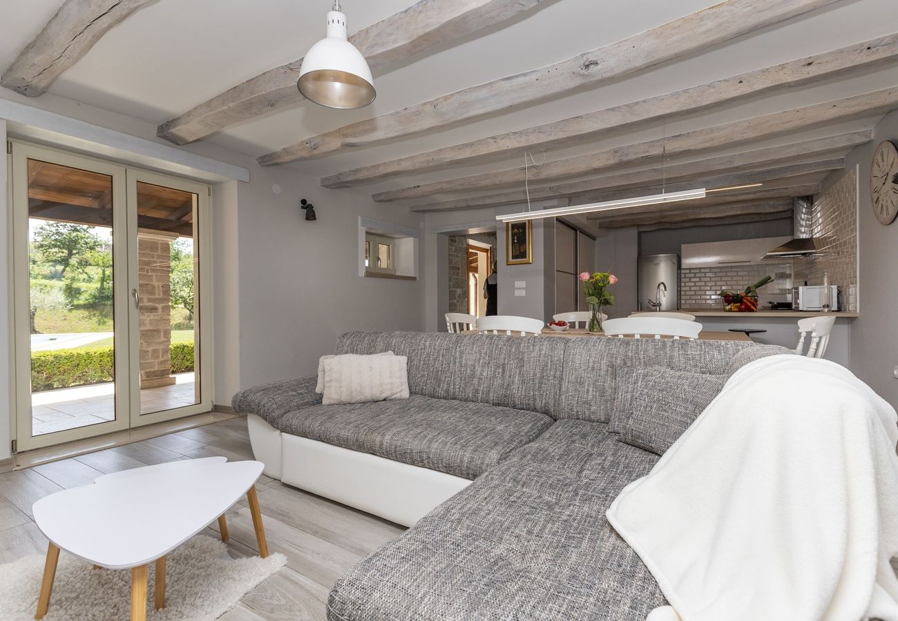 Villa a Pazin - Villa Viscum in Central Istria for 8 persons with large garden - pet friendly