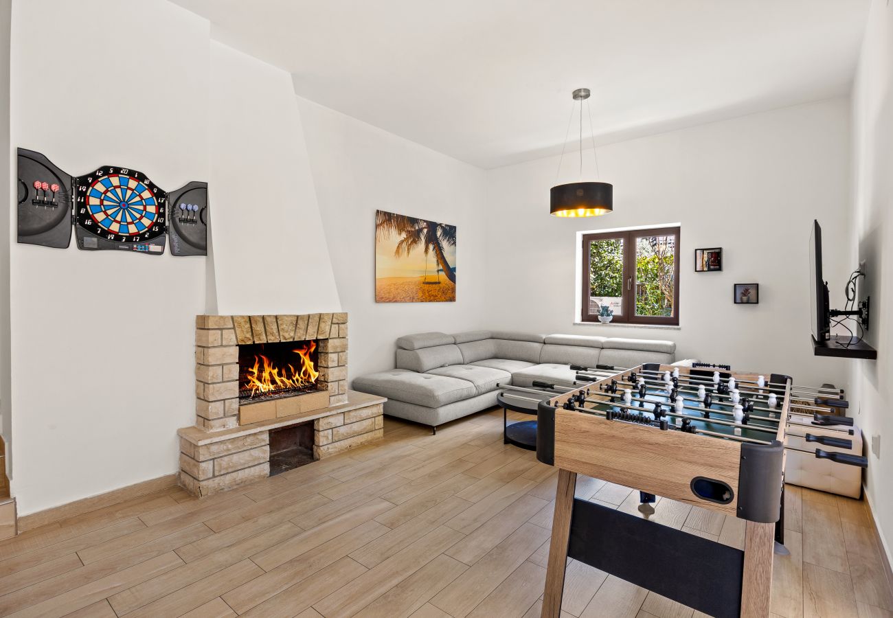 Villa a Fažana - Villa Andrija in Fažana for 9 people with sea view, kids playground & heated pool - only 400 m from the beach