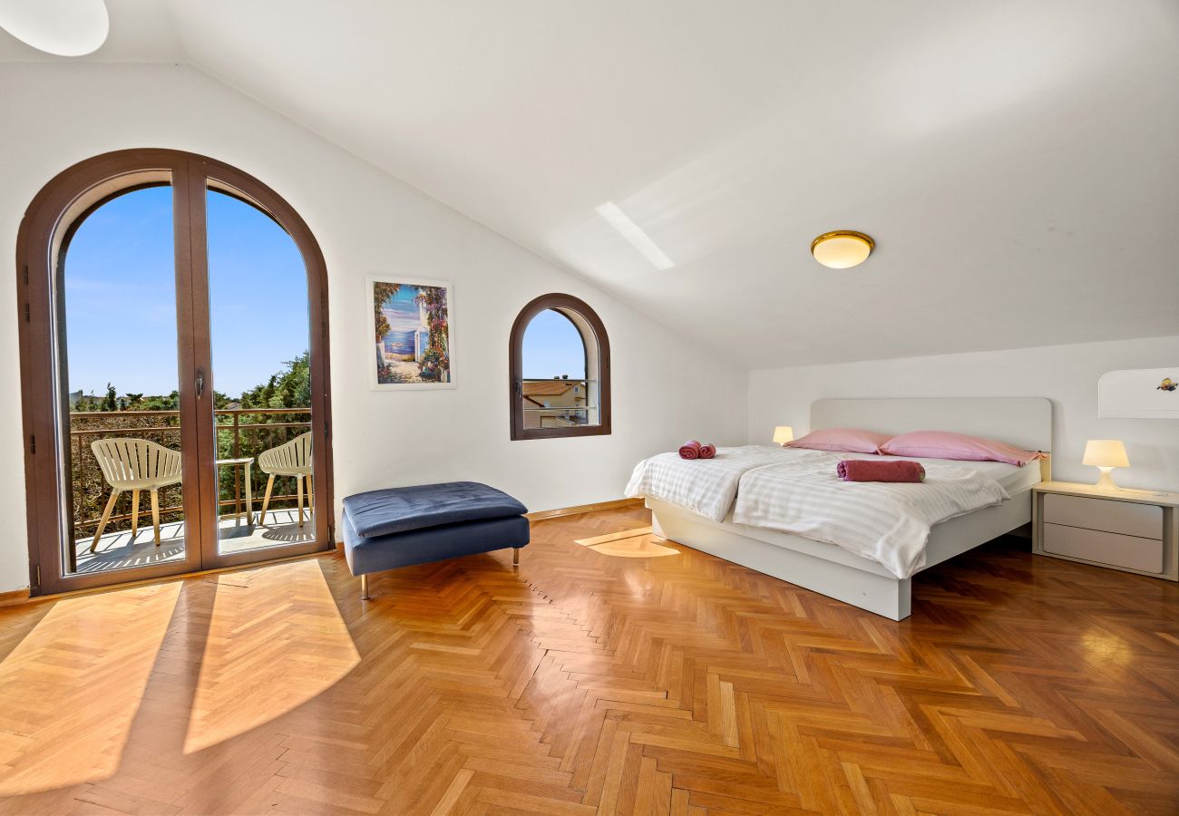 Villa a Fažana - Villa Andrija in Fažana for 9 people with sea view, kids playground & heated pool - only 400 m from the beach