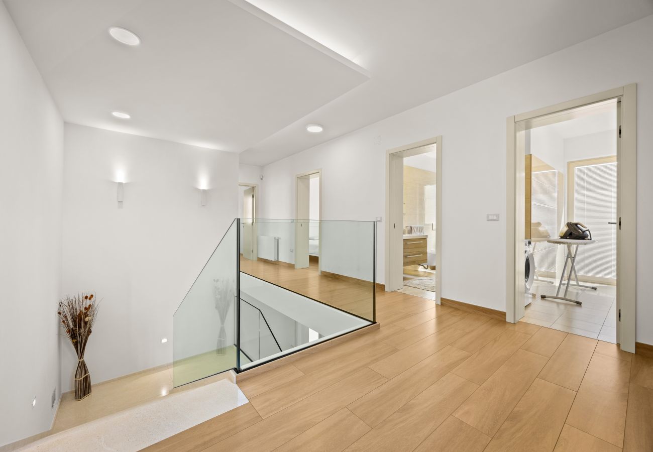 Villa a Krancici - Villa Silvia near Poreč for 10 people with infinity pool and large playground