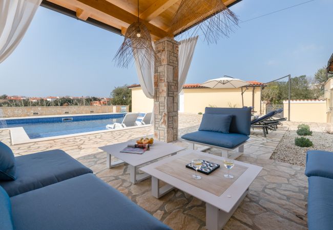 Villa a Betiga - Villa Kalista Istriana for 10 people with private pool & sea view Villa a Betiga - Villa Kalista Istriana for 10 people with private pool & sea view