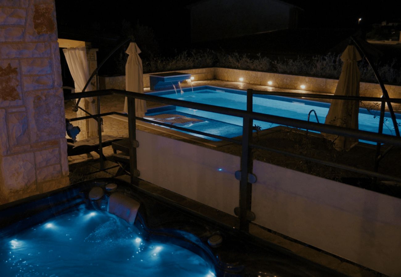 Villa a Betiga - Villa Kalista Istriana for 10 people with private pool & sea view