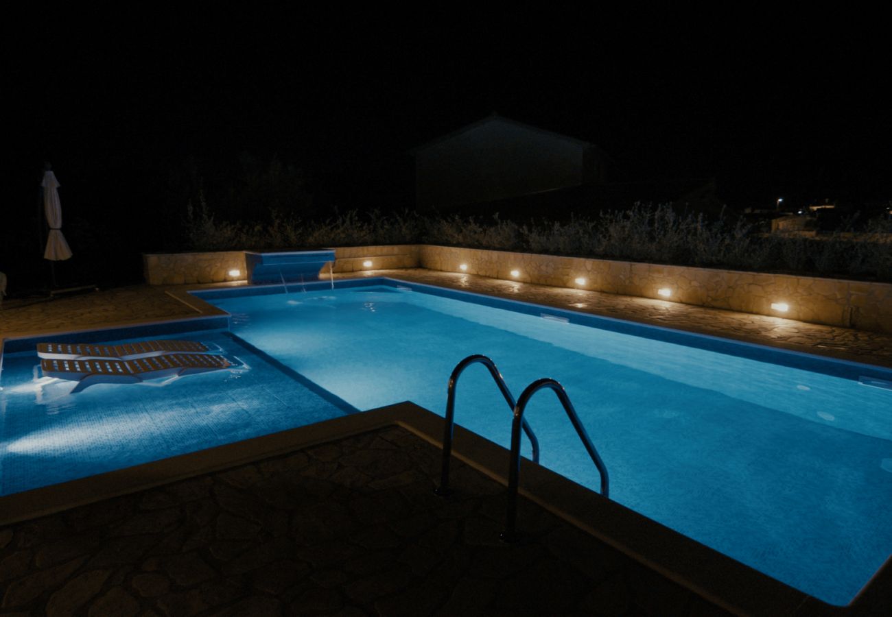 Villa a Betiga - Villa Kalista Istriana for 10 people with private pool & sea view