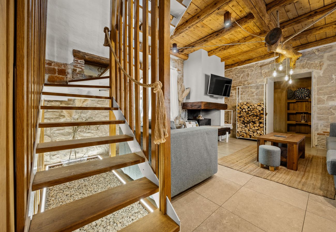 Villa a Žudetici - Villa Blazeni Miroslav Bulesic in Central Istria for 8 people with private heated pool and sauna