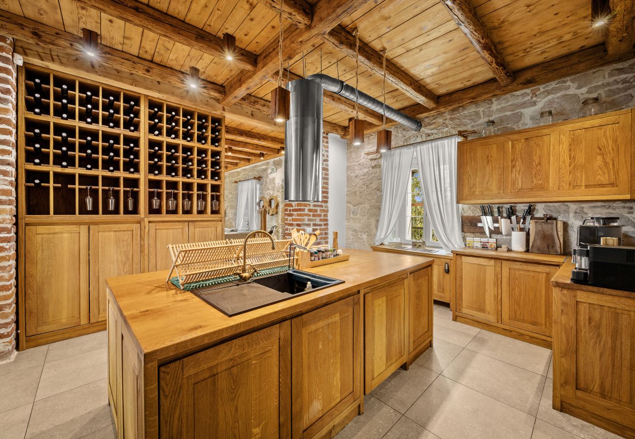 Villa a Žudetici - Villa Blazeni Miroslav Bulesic in Central Istria for 8 people with private heated pool and sauna