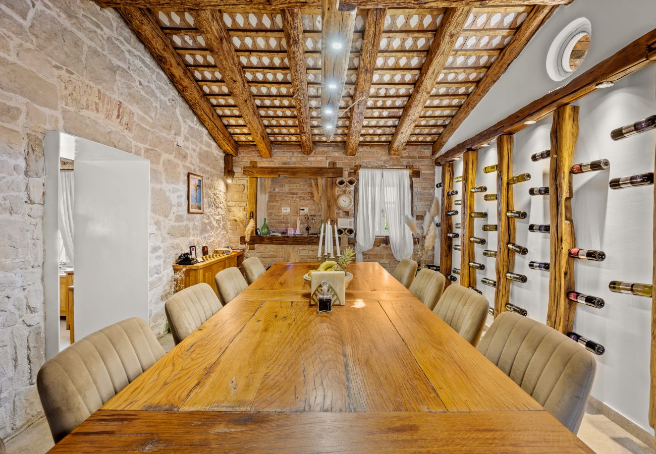 Villa a Žudetici - Villa Blazeni Miroslav Bulesic in Central Istria for 8 people with private heated pool and sauna