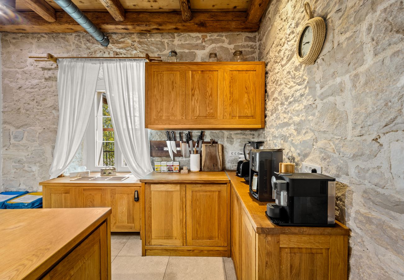Villa a Žudetici - Villa Blazeni Miroslav Bulesic in Central Istria for 8 people with private heated pool and sauna