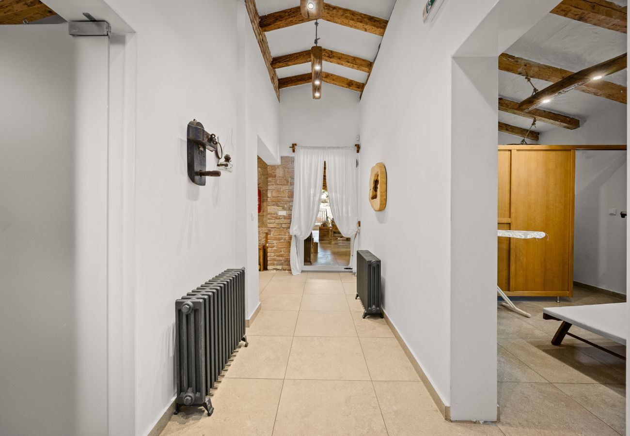 Villa a Žudetici - Villa Blazeni Miroslav Bulesic in Central Istria for 8 people with private heated pool and sauna